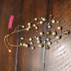 NWT Betsey Johnson 3 Layered Goldtone/Pearl Necklace, Goldtone Rose Medallions,
